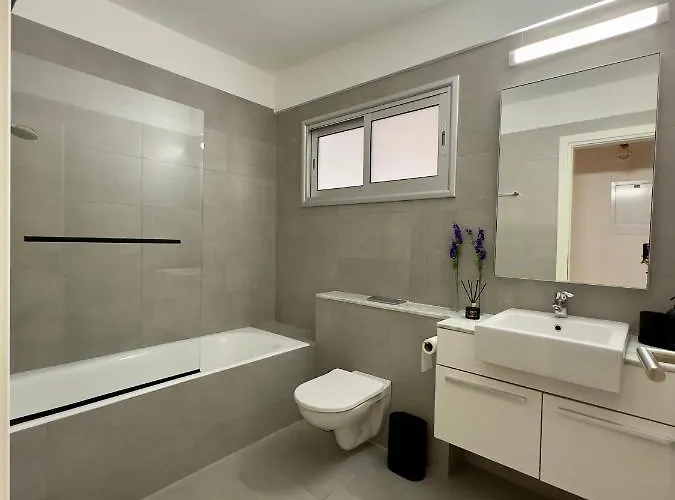 アパート Panorama ニコシア